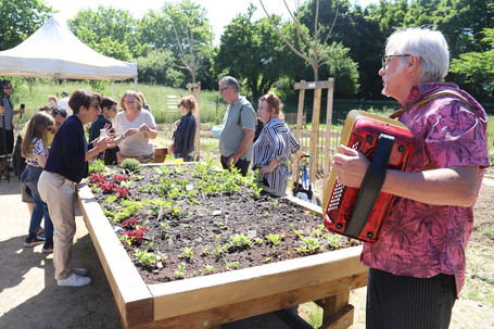 Les jardins et la mare de Granges à Échirolles