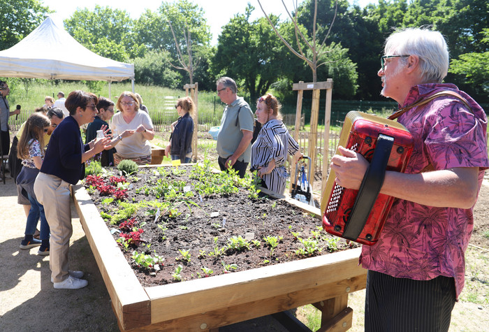 Les jardins et la mare de Granges à Échirolles